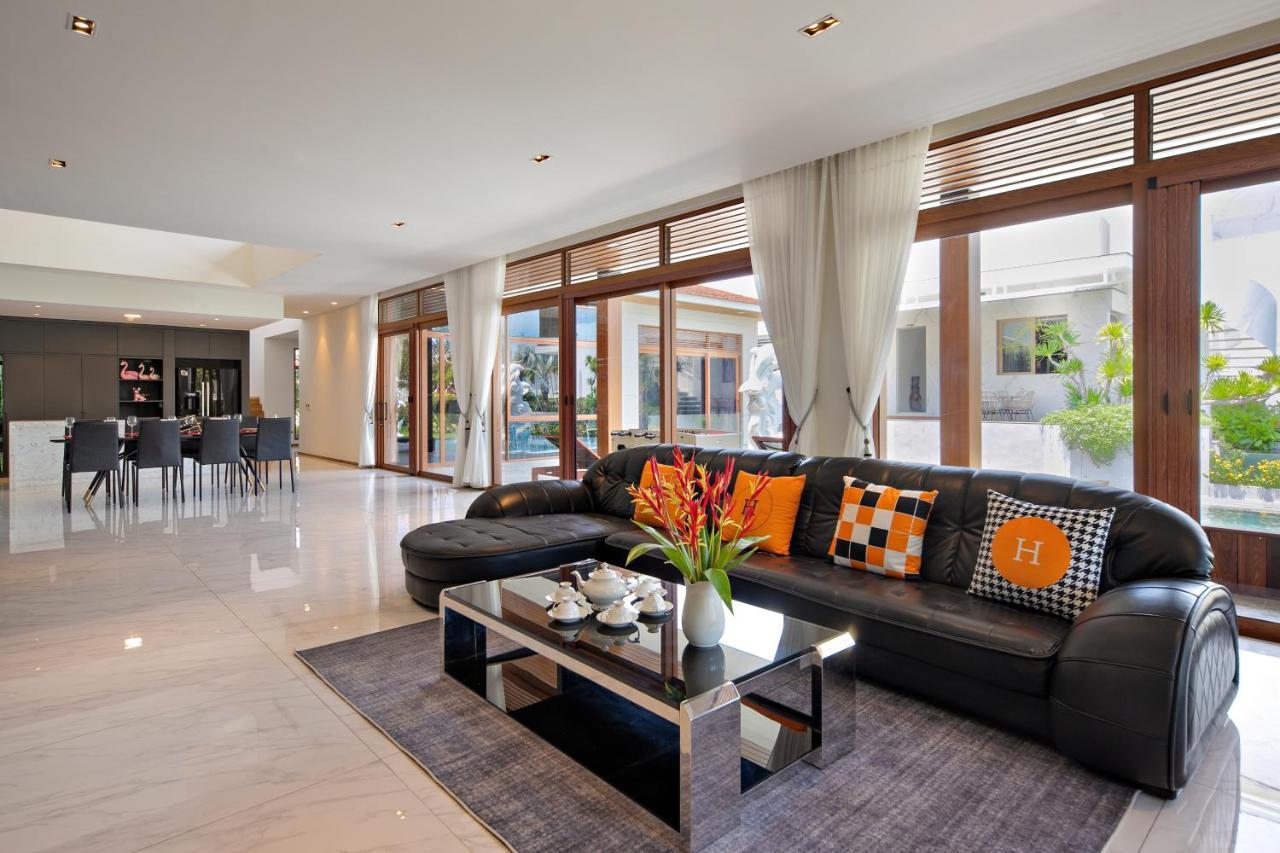 Deluxe Ocean Villa Along The Beach Danang Exterior photo