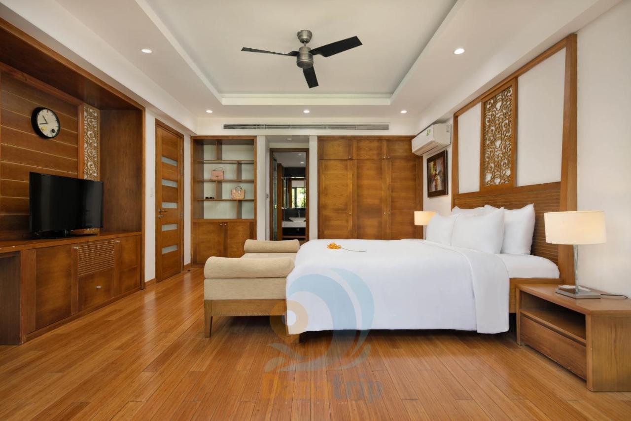 Deluxe Ocean Villa Along The Beach Danang Exterior photo