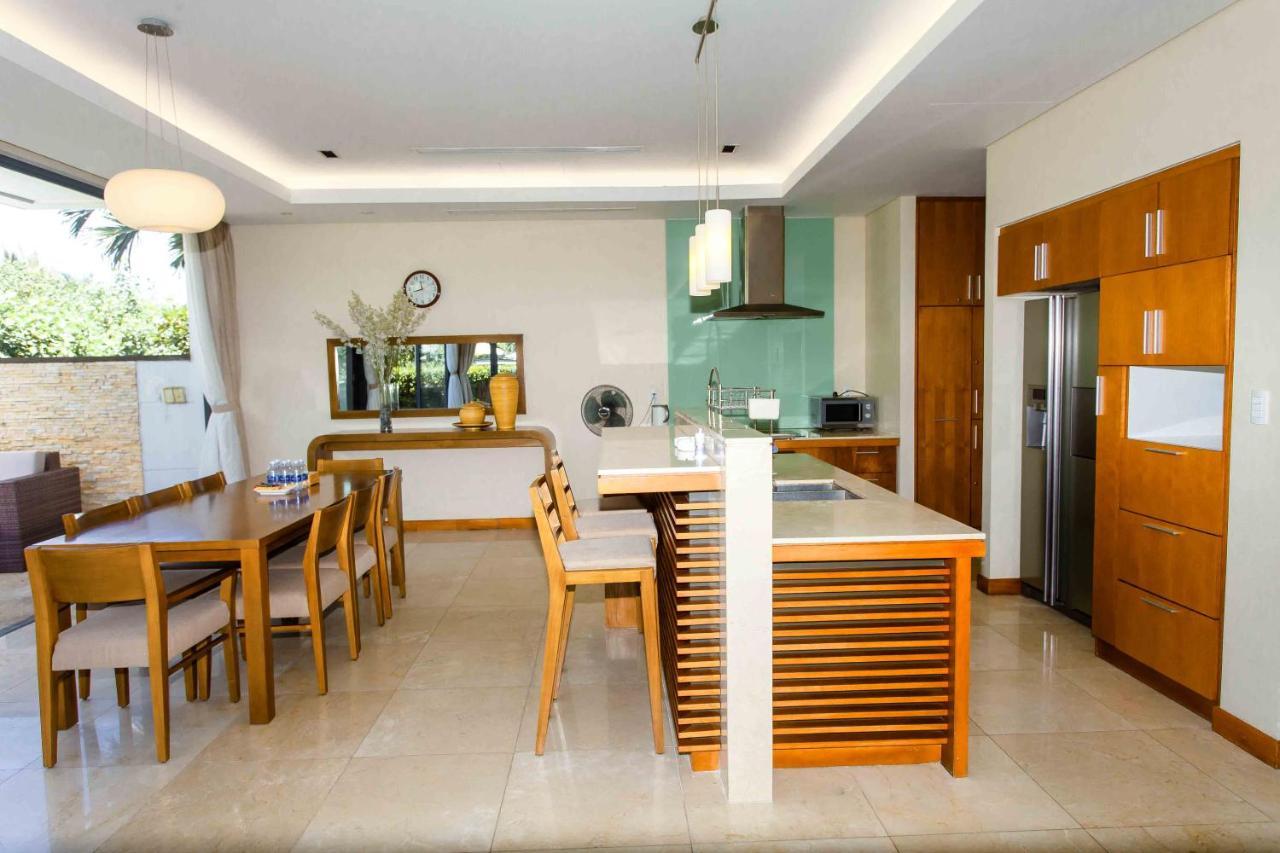 Deluxe Ocean Villa Along The Beach Danang Exterior photo