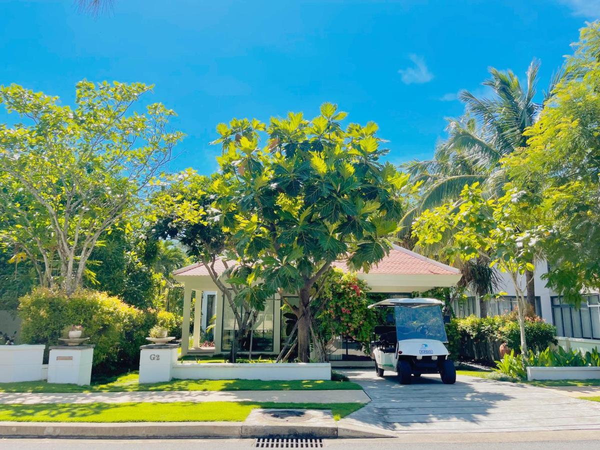 Deluxe Ocean Villa Along The Beach Danang Exterior photo