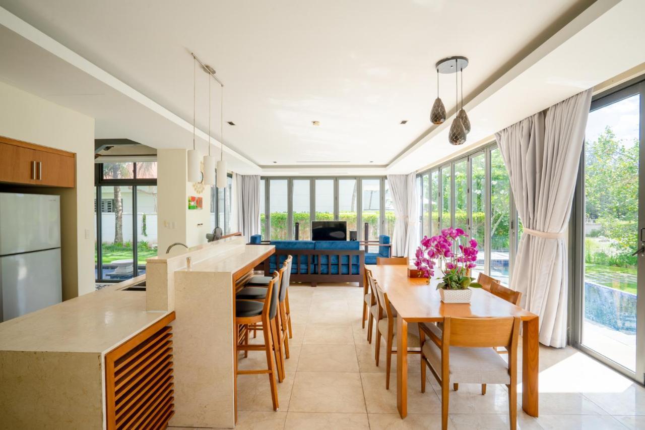 Deluxe Ocean Villa Along The Beach Danang Exterior photo
