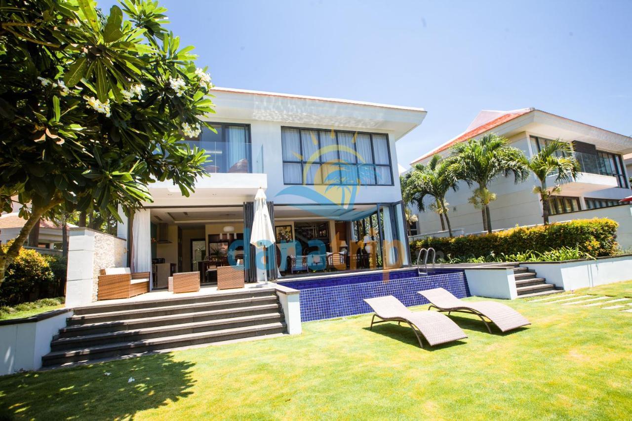 Deluxe Ocean Villa Along The Beach Danang Exterior photo