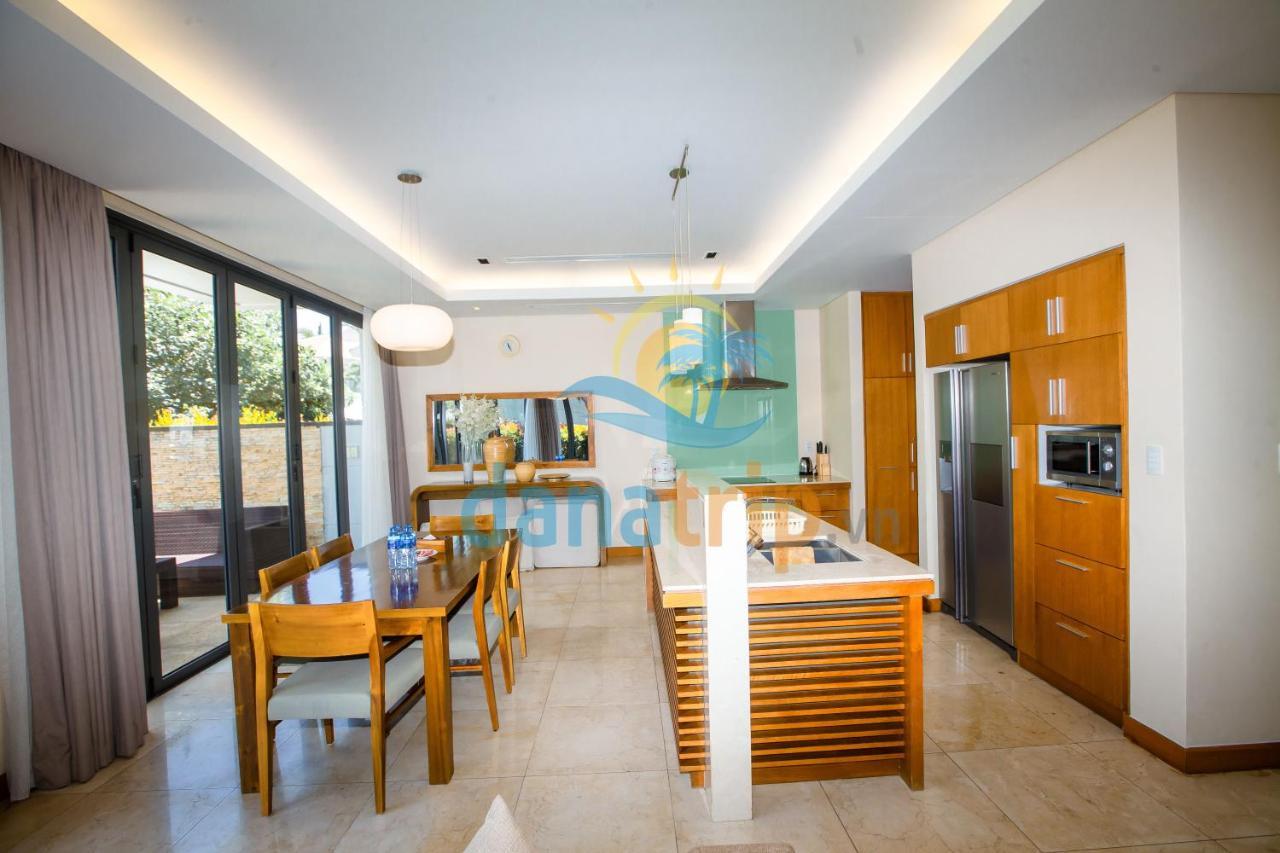 Deluxe Ocean Villa Along The Beach Danang Exterior photo