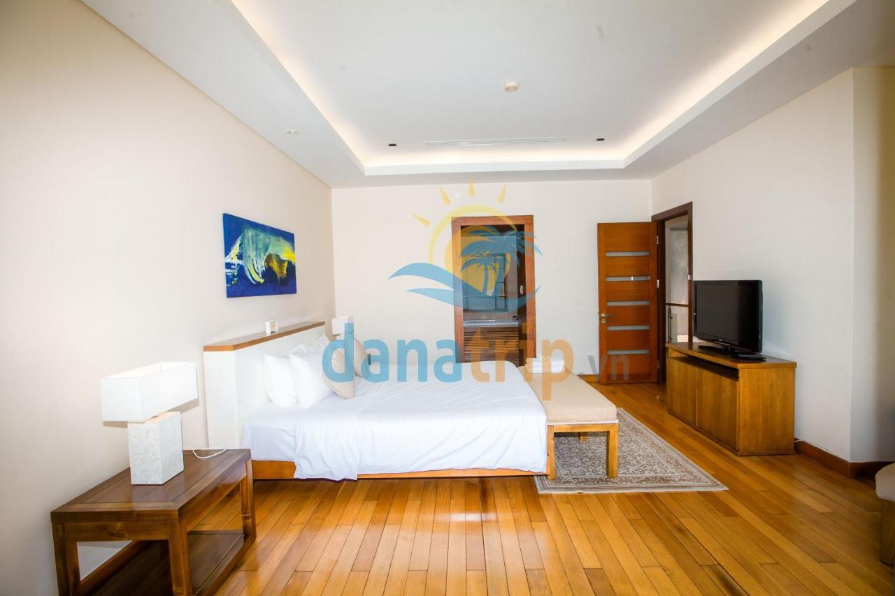 Deluxe Ocean Villa Along The Beach Danang Exterior photo