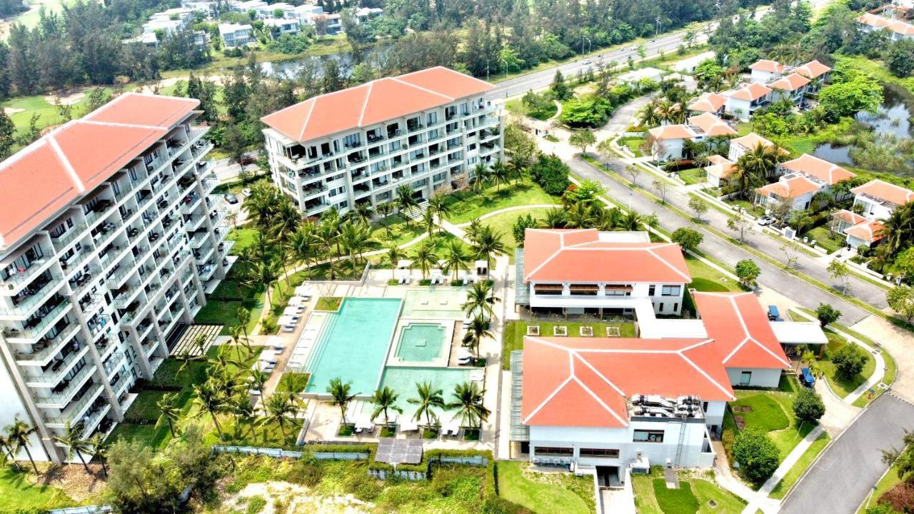 Deluxe Ocean Villa Along The Beach Danang Exterior photo