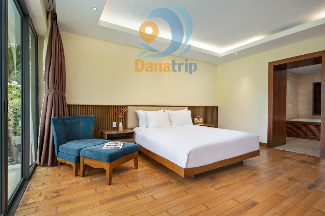 Deluxe Ocean Villa Along The Beach Danang Exterior photo