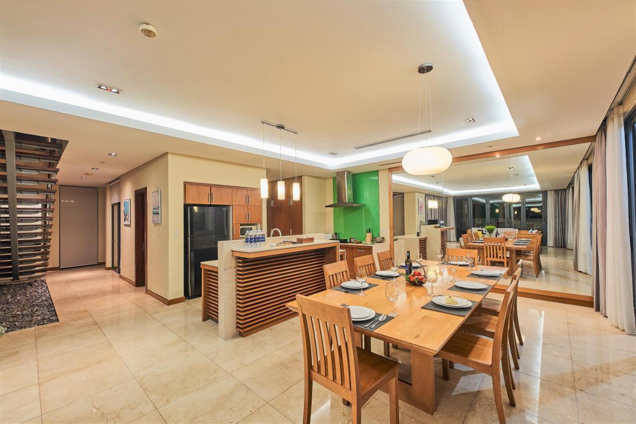 Deluxe Ocean Villa Along The Beach Danang Exterior photo