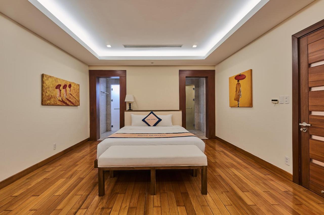Deluxe Ocean Villa Along The Beach Danang Exterior photo