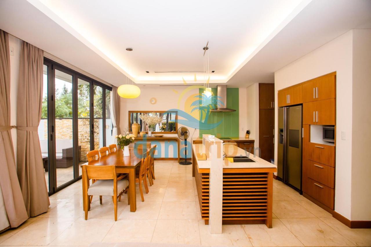 Deluxe Ocean Villa Along The Beach Danang Exterior photo