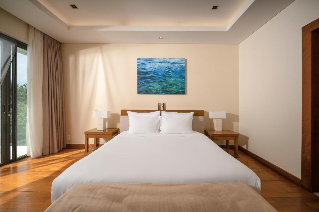 Deluxe Ocean Villa Along The Beach Danang Exterior photo